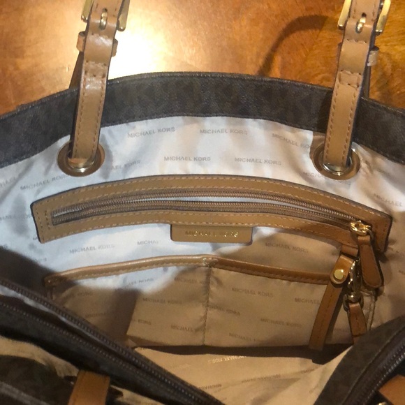 Michael Kors Jet Set East West Leather Tote - Picture 5 of 5